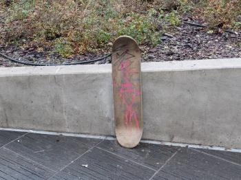 Plank Antal: Gördeszka szobor Budapest