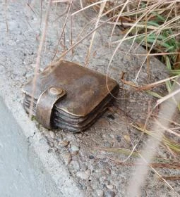 Plank Antal: pénztárca miniszobor