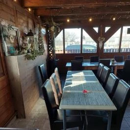 Platán Gyorsétkezde, Lábatlan - Belső