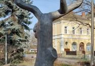 Pom Pom szobor Kisújszállás