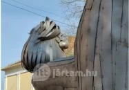 Pom Pom szobor Kisújszállás