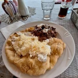 Pongrácz Étterem Csombárd - Étel/ital