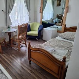 Pongrácz Kastély, Csombárd - Szobák