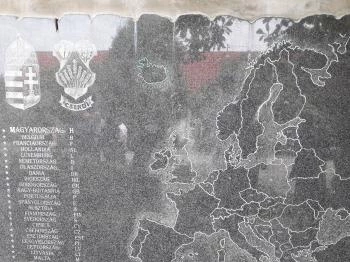 Porajmos emlékmű Cserdi