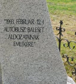 Pörbölyi Tragédia Emlékműve