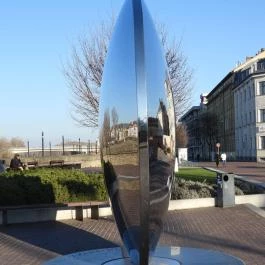 Pulzus szobor Győr - Külső kép