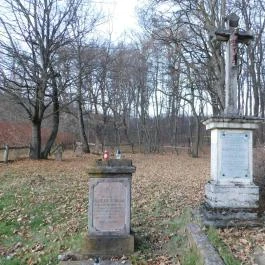 Pusztamaróti történelmi emlékhely Nyergesújfalu - Külső kép