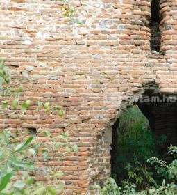 Pusztavacsi templomrom