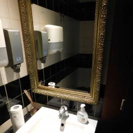 Quán Nón Vietnámi Étterem - Erzsébet tér Budapest - Mosdó