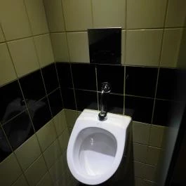 Quán Nón Vietnámi Étterem - Erzsébet tér Budapest - Mosdó