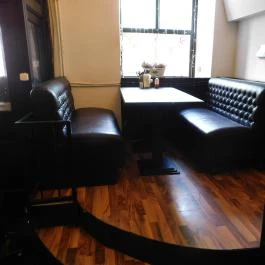 Quán Nón Vietnámi Étterem - Erzsébet tér Budapest - Belső