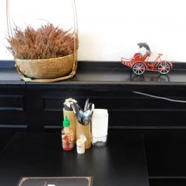 Quán Nón Vietnámi Étterem - Erzsébet tér Budapest - Belső