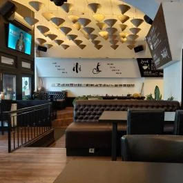 Quán Nón Vietnámi Étterem - Erzsébet tér Budapest - Belső