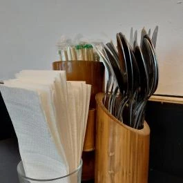 Quán Nón Vietnámi Étterem - Erzsébet tér Budapest - Egyéb