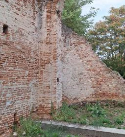 Rádligeti Árpád-kori romtemplom