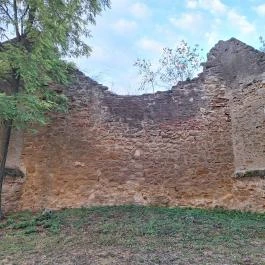 Rádligeti Árpád-kori romtemplom Balatonlelle - Külső kép