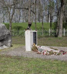 Radnóti abdai síremléke