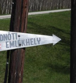 Radnóti abdai síremléke