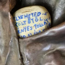 Radnóti Miklós emlékmű, Pannonhalma - Egyéb