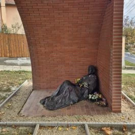 Radnóti Miklós emlékmű, Pannonhalma - Belső