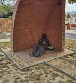 Radnóti Miklós emlékmű