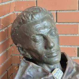 Radnóti Miklós emlékmű, Pannonhalma - Egyéb