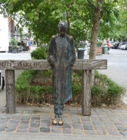 Radnóti Miklós szobor