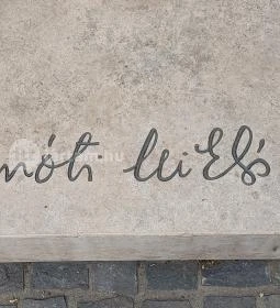 Radnóti Miklós szobra