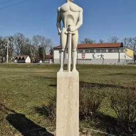 Rajki István szoborpark, Rum - Külső kép