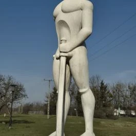 Rajki István szoborpark, Rum - Külső kép