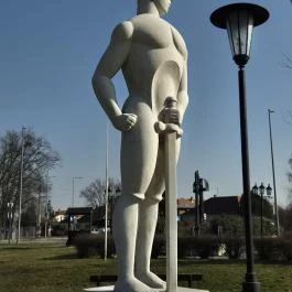 Rajki István szoborpark, Rum - Külső kép