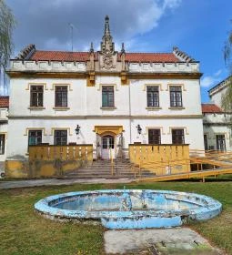 Redl-Nyéki-Podmaniczky Kastély