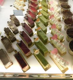 REÖK Kézműves Cukrászda