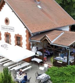 Utasellátó Kávéház & Bisztró