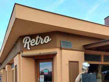 Retro Pub Ladánybene