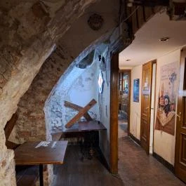 Lakat S1 Pub Budapest - Belső