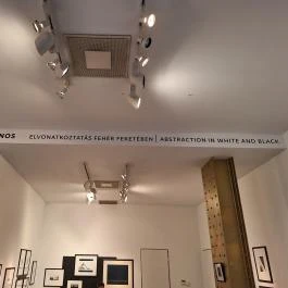 Robert Capa Cafe Budapest - Belső