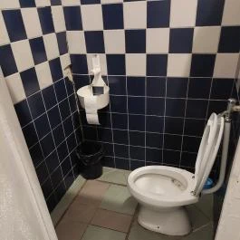 Róna Étterem, Komádi - Mosdó