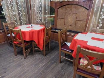 Róna Étterem Komádi