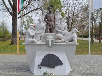 Rongyos Gárda-emlékmű Ásotthalom