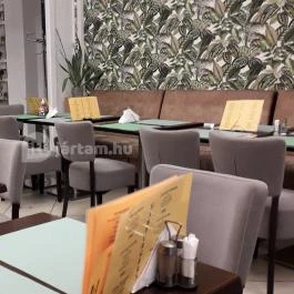 Roni Hami Budapest - Belső