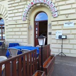 Roosevelt téri Halászcsárda, Szeged - Külső kép