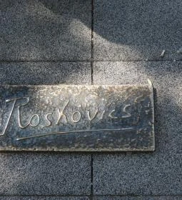 Roskovics Ignác szobra