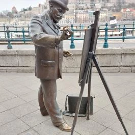 Roskovics Ignác szobra Budapest - Külső kép