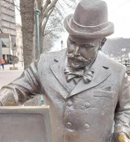 Roskovics Ignác szobra