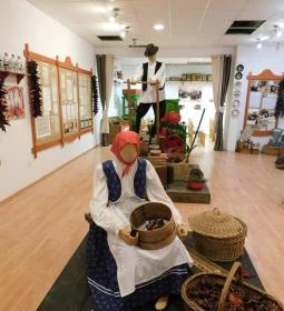 Röszkei Paprika Park - Paprika Üzem és Múzeum