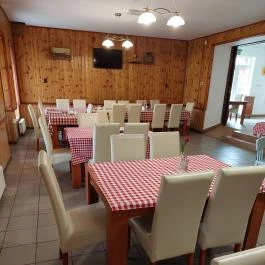 Rózsakert Fogadó étterme, Bercel - Belső