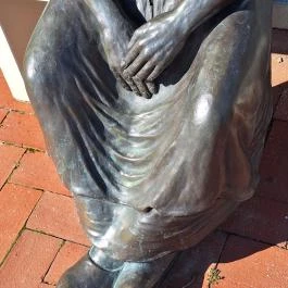 Rőzsehordó nő-szobor Békéscsaba - Egyéb