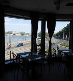 Rudas Restaurant & Bar