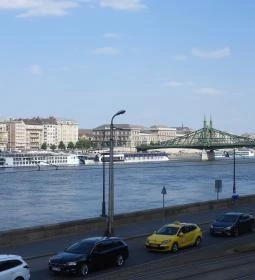 Rudas Restaurant & Bar